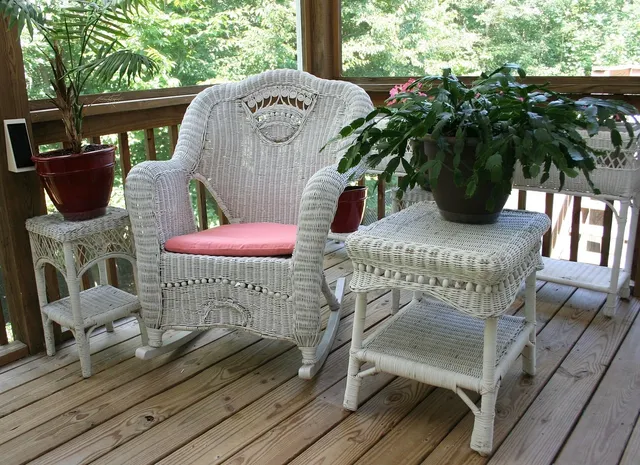Levo Rocker | Beech + Sweet Grey