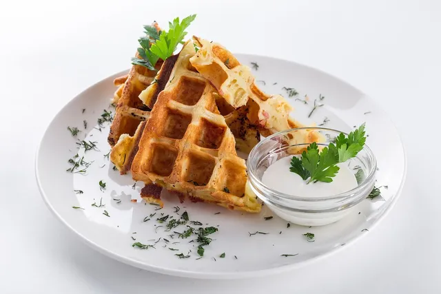 Square Plates | Ivory